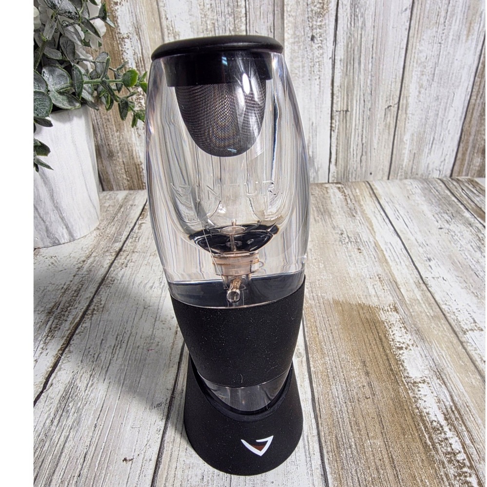 Vinturi‎ Essential Red Wine Aerator with No-Drip Stand and Filter Screen Black